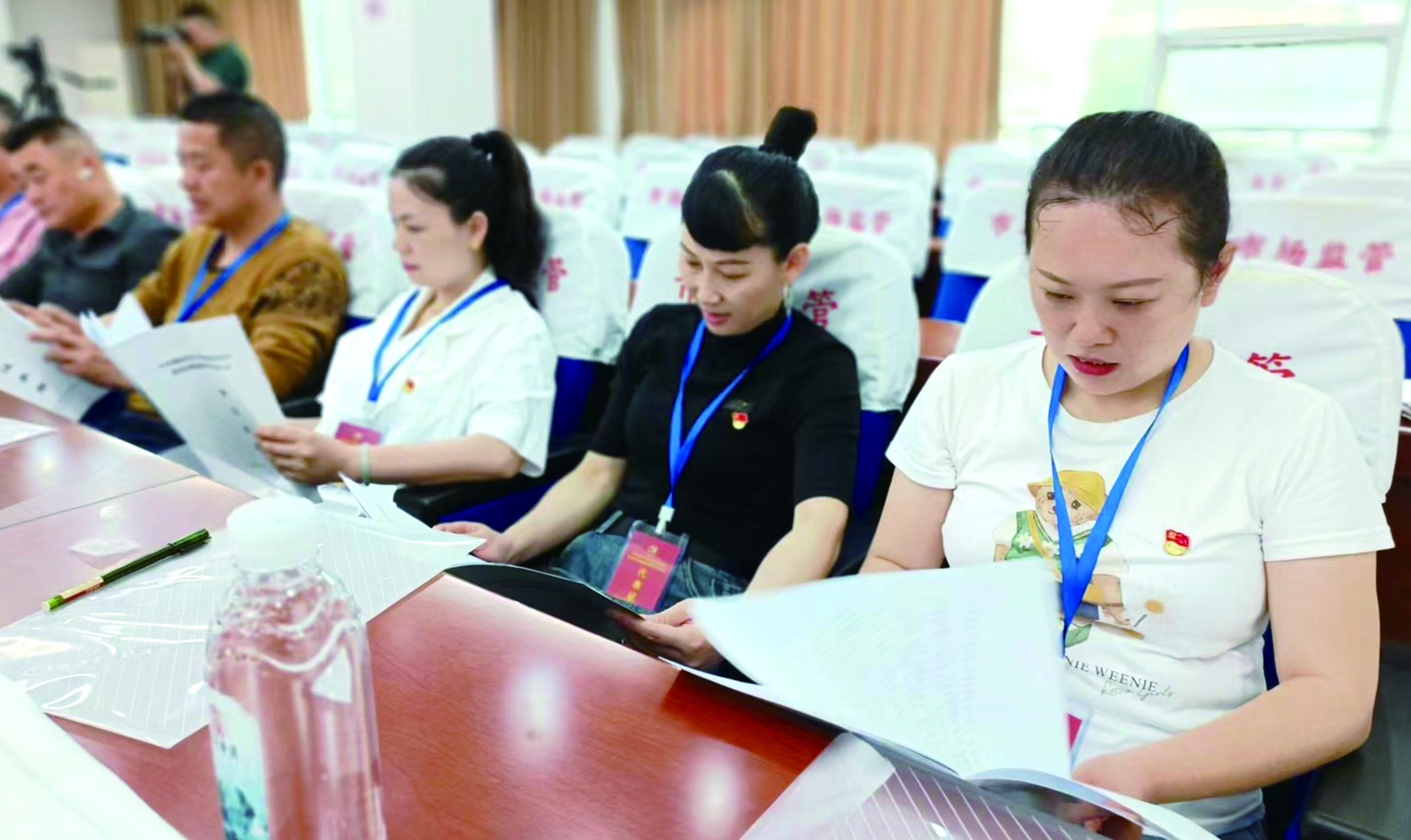 集團公司黨委開展創(chuàng)先爭優(yōu)活動 推薦評選先進基層黨組織、優(yōu)秀黨務(wù)工作者和優(yōu)秀共產(chǎn)黨員 （李高雄報道） 